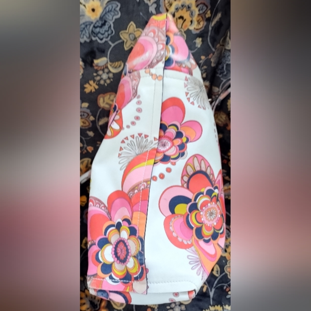 TRINA TURK WHITE PINK FLORAL LARGE HOBO HANDBAG - Picture 6 of 12
